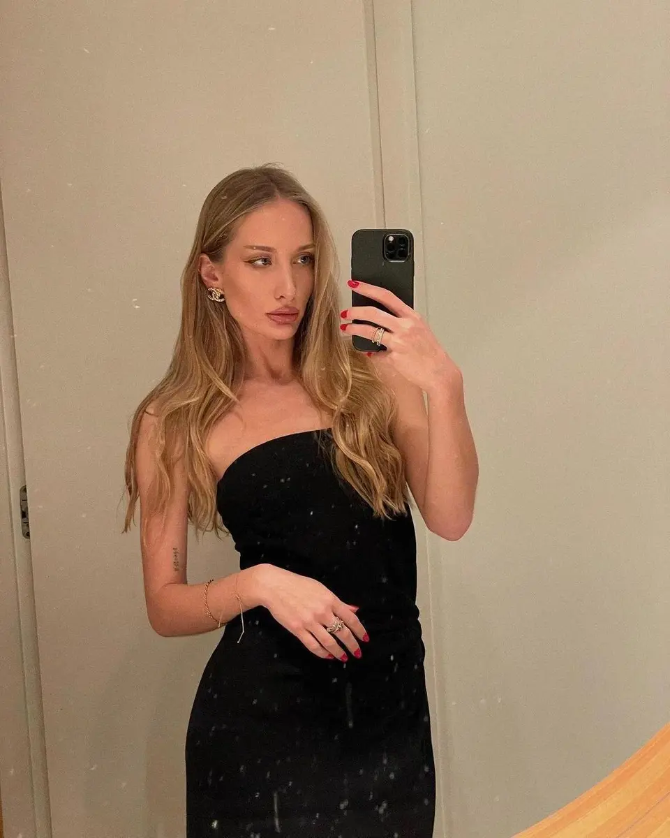 April escort in Dubai