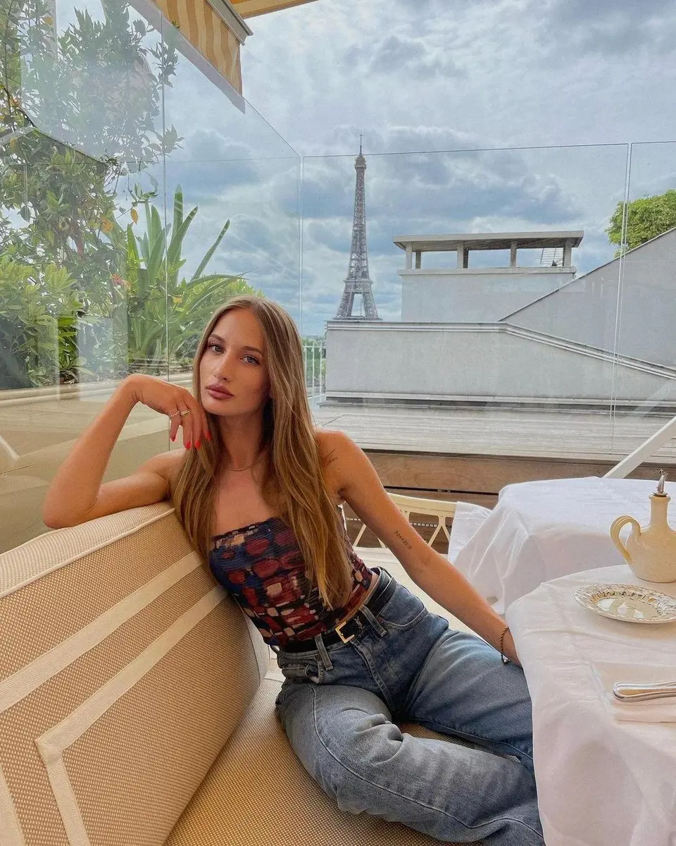 April escort in Dubai