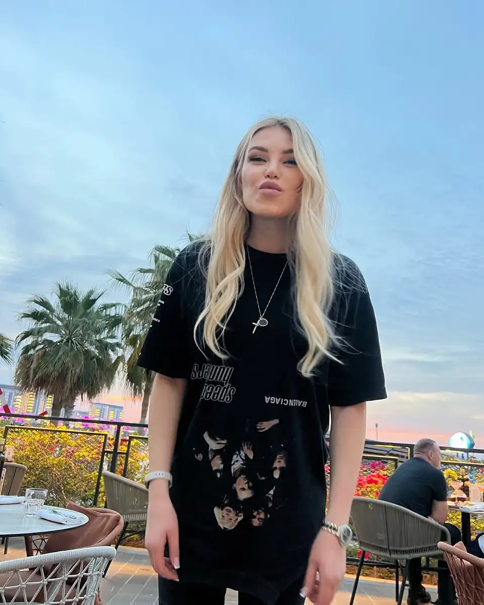 Camilla escort in Dubai