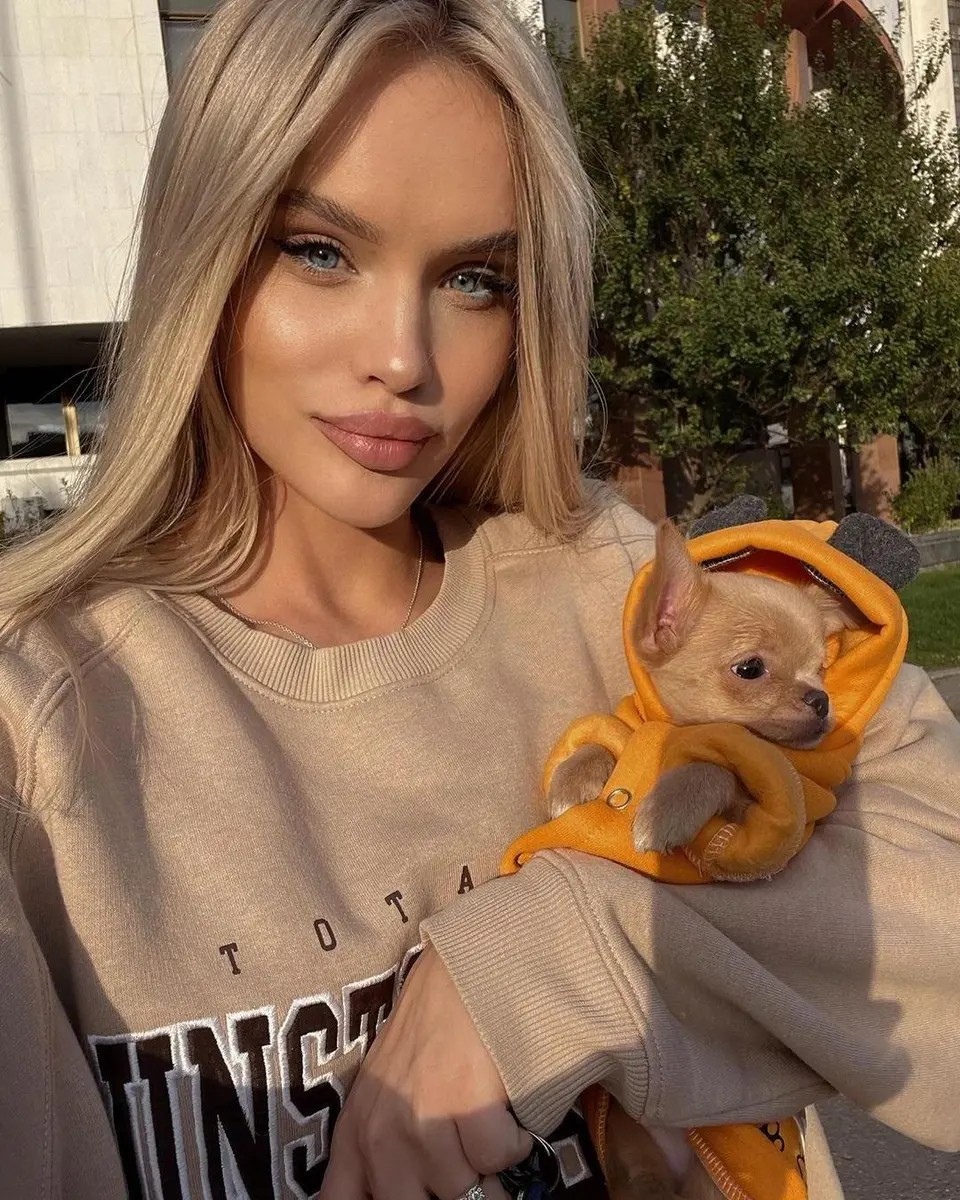 Emma escort in Dubai