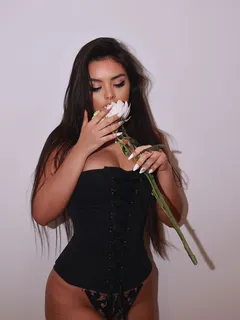 Sarah escort in Dubai