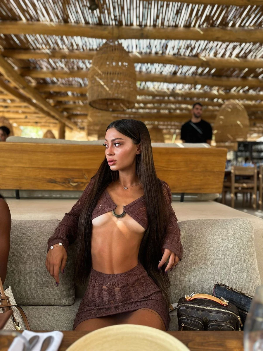 Violet escort in Dubai