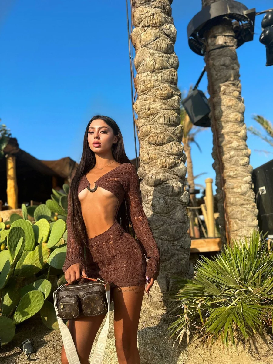 Violet escort in Dubai