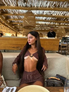 Violet escort in Dubai