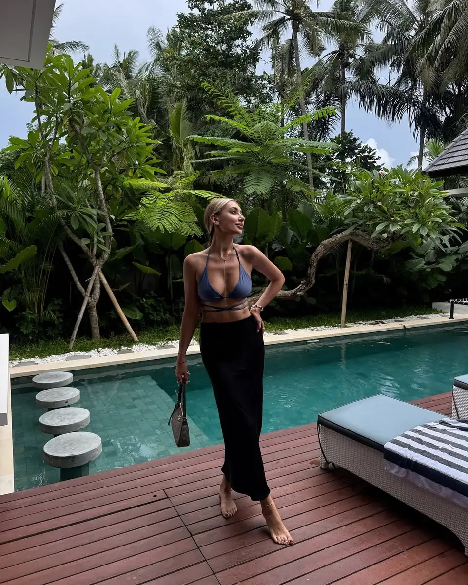 Vivienne escort in Dubai