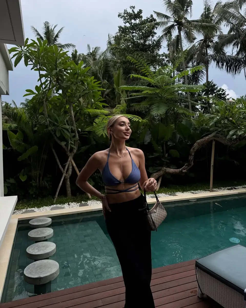 Vivienne escort in Dubai