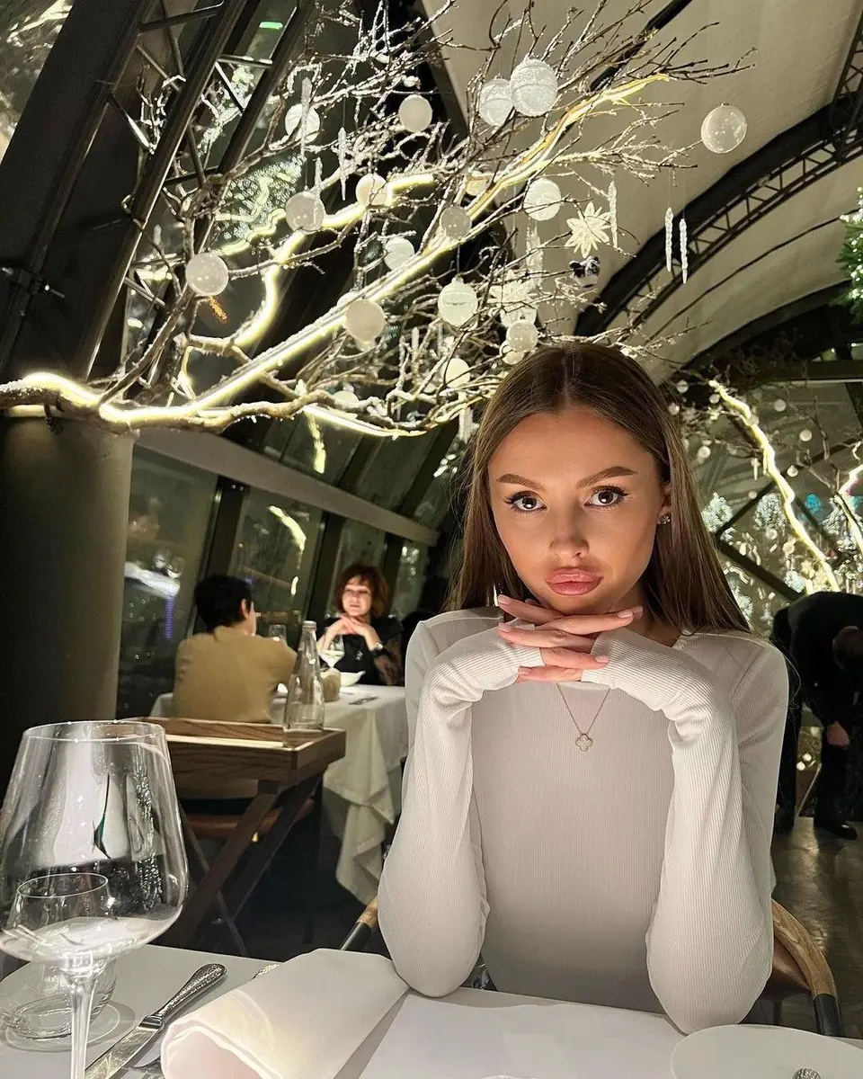 Waverly escort in Dubai