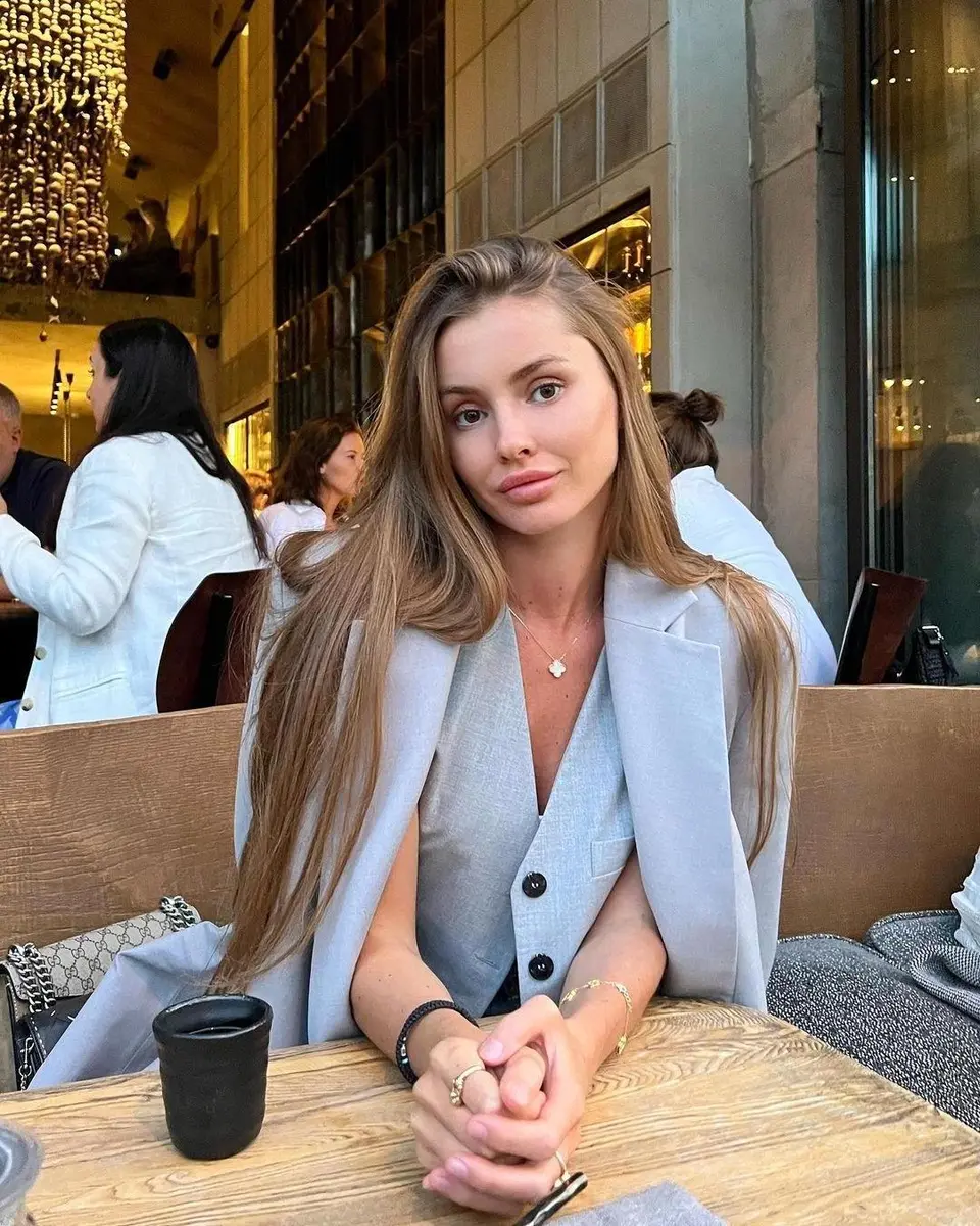 Waverly escort in Dubai
